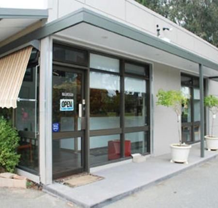 Red Cedars Motel Canberra Exterior foto