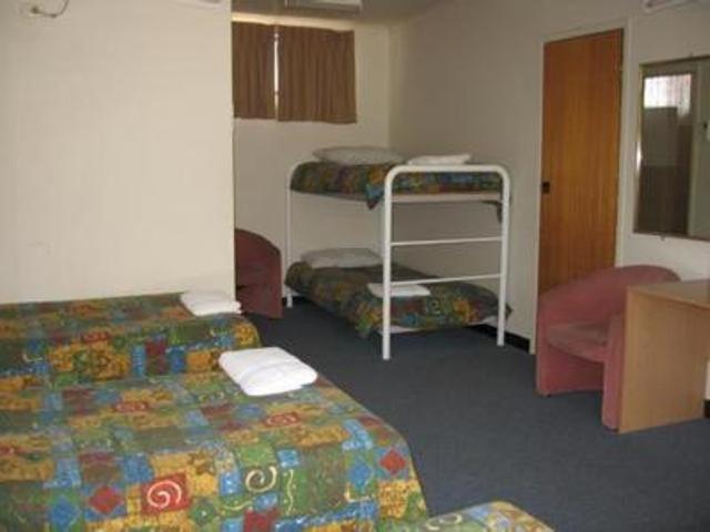 Red Cedars Motel Canberra Zimmer foto